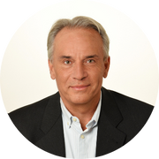 Dirk Nikoleiski Headshot